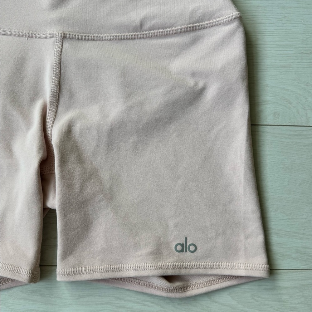 ALO Yoga 5" Airbrush High-Waist Biker Short Pink Quartz US S - Picture 4 of 9